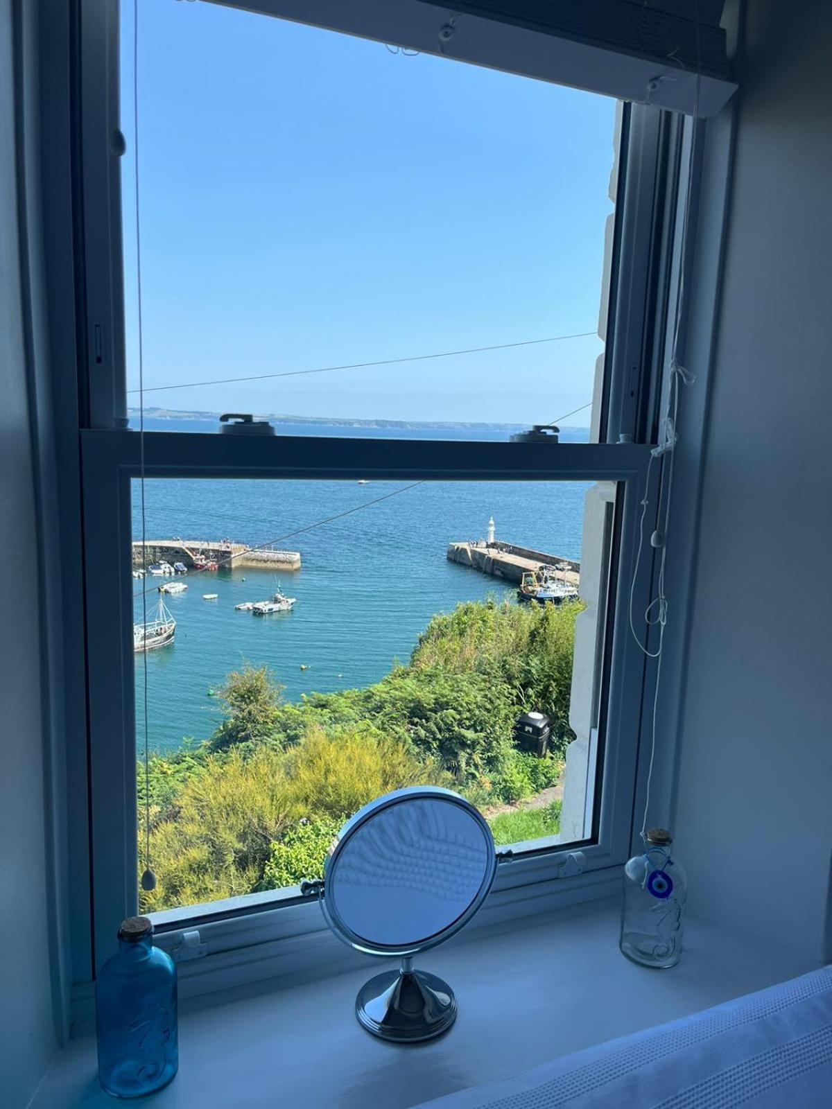 What A View Mevagissey Luaran gambar