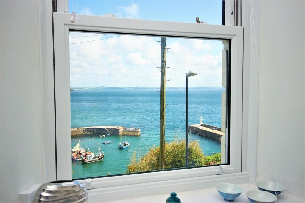 What A View Mevagissey Luaran gambar