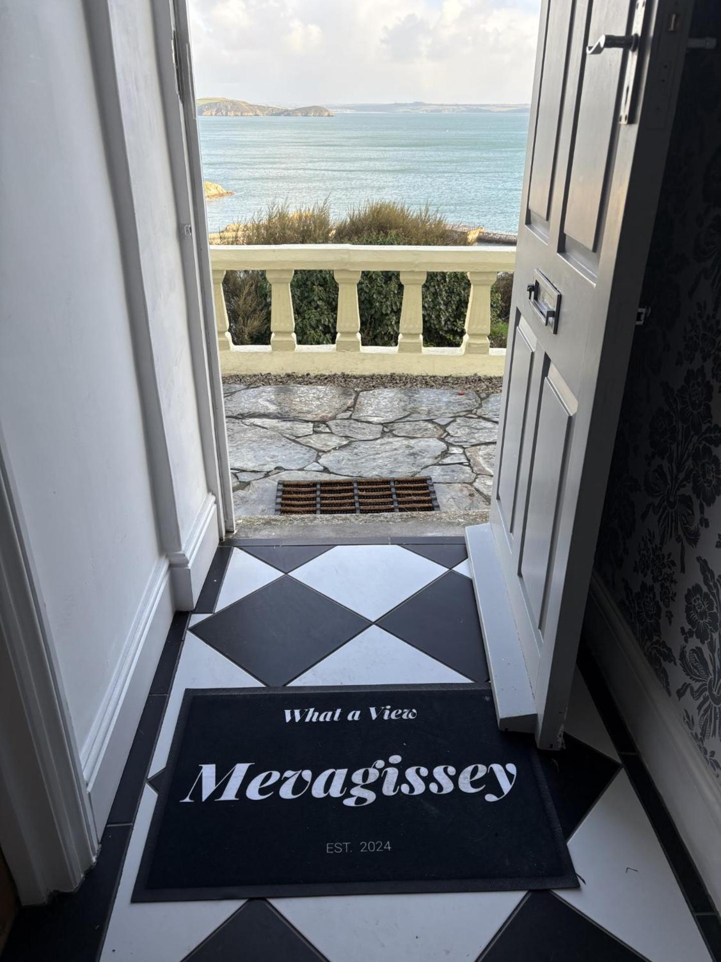 What A View Mevagissey Luaran gambar